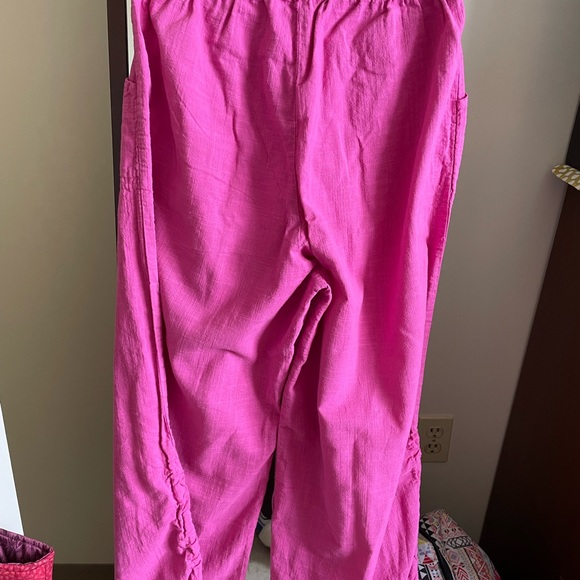 Made in Canada. 100 percent cotton. - Picture 6 of 6